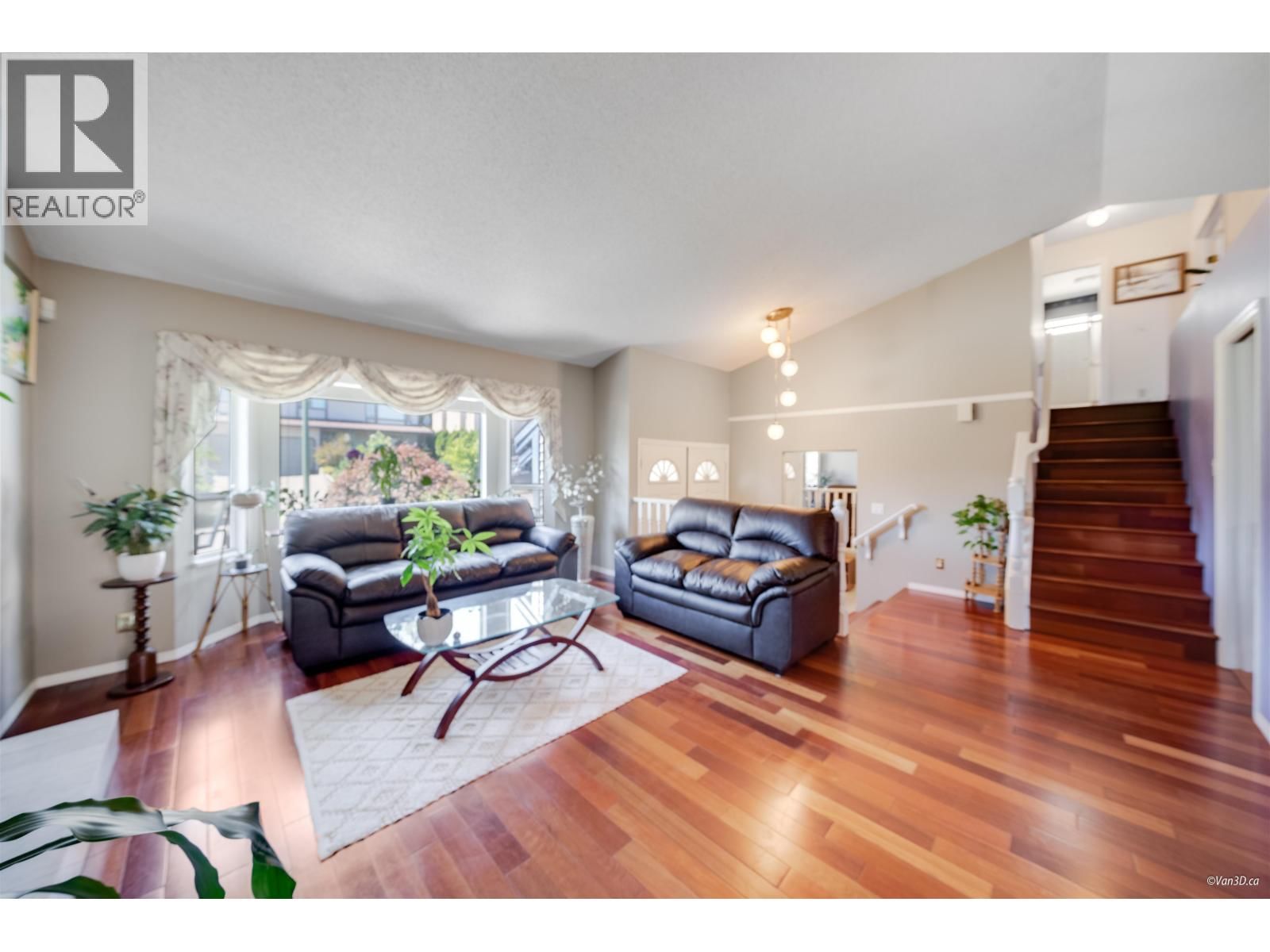 1295 DAIMLER STREET Image 2