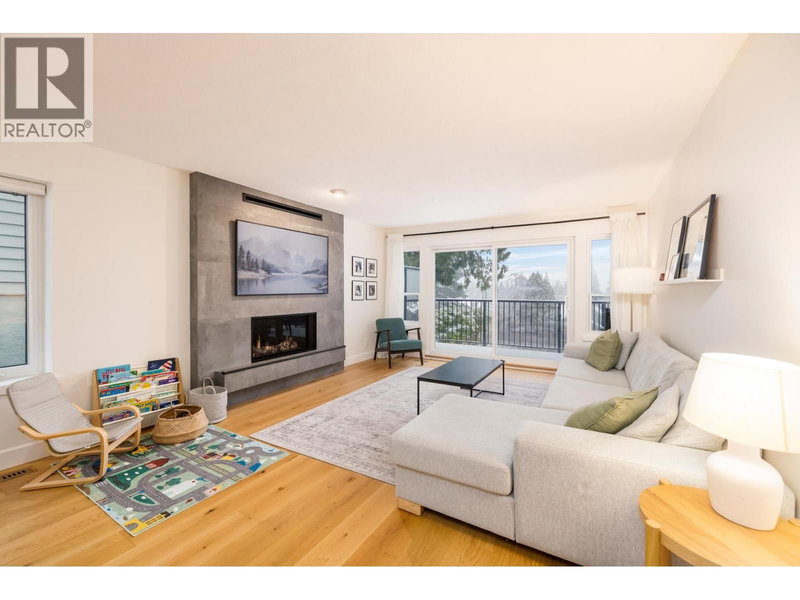 3985 FRAMES Place, North Vancouver, V7G2M5 | Image 2