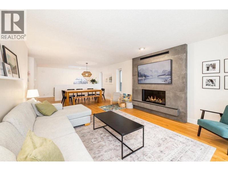 3985 FRAMES Place, North Vancouver, V7G2M5 | Image 3