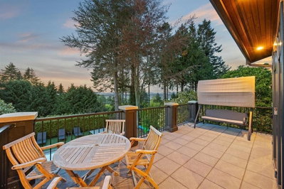 2737 CRESCENT Drive | Surrey British Columbia | Slide Image Twenty-three