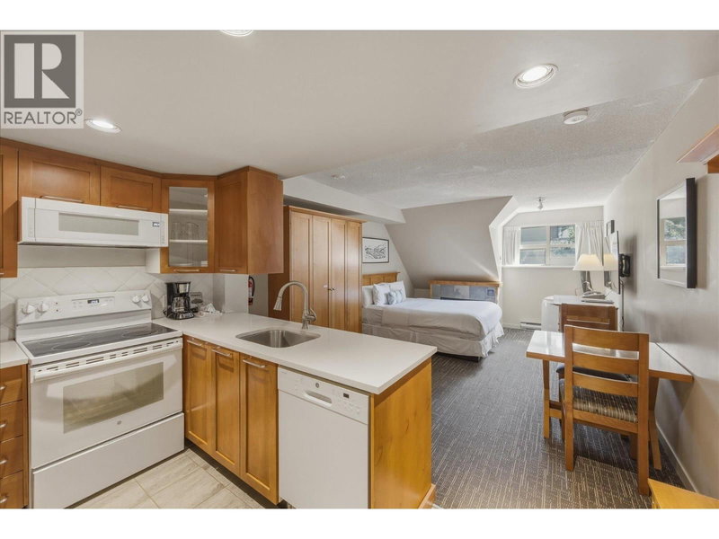 4402 - 4295 BLACKCOMB Way, Whistler, V8E0X2 | Image 2