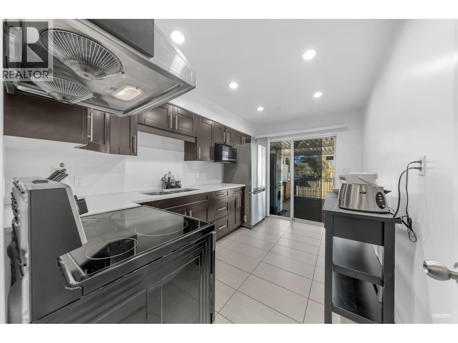 7125 MAIN STREET Image 12