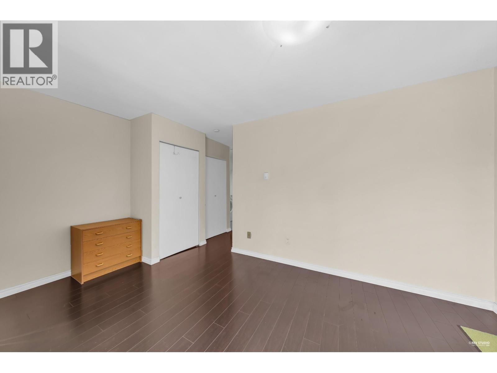 7125 MAIN STREET Image 24