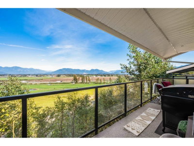 50634 LEDGESTONE Place | Chilliwack British Columbia | Slide Image Seventeen