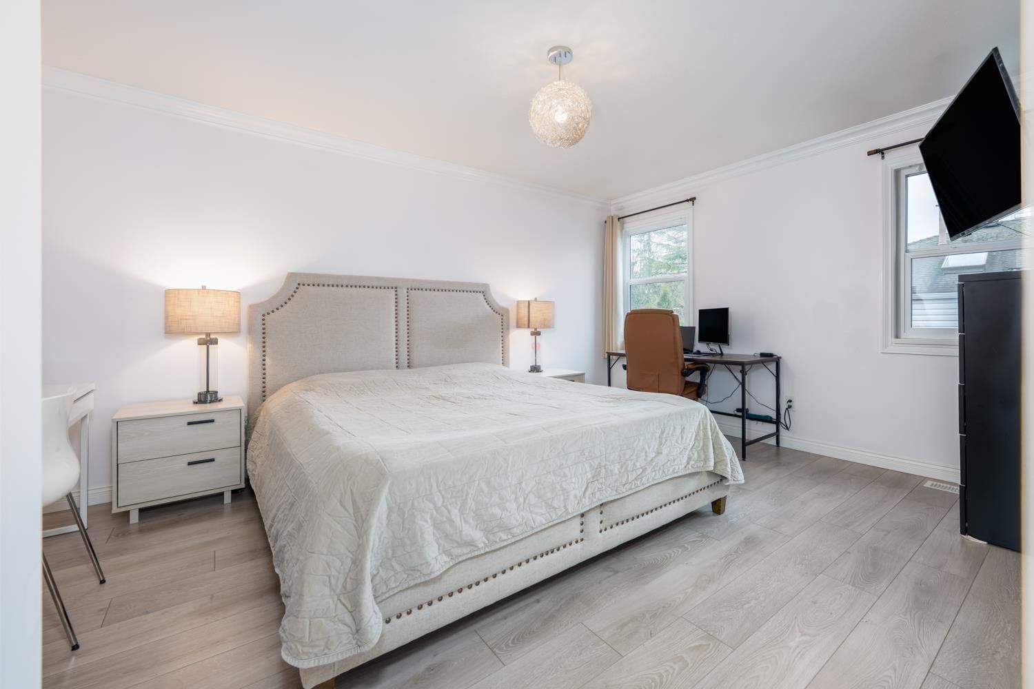 8769 215B STREET Image 15