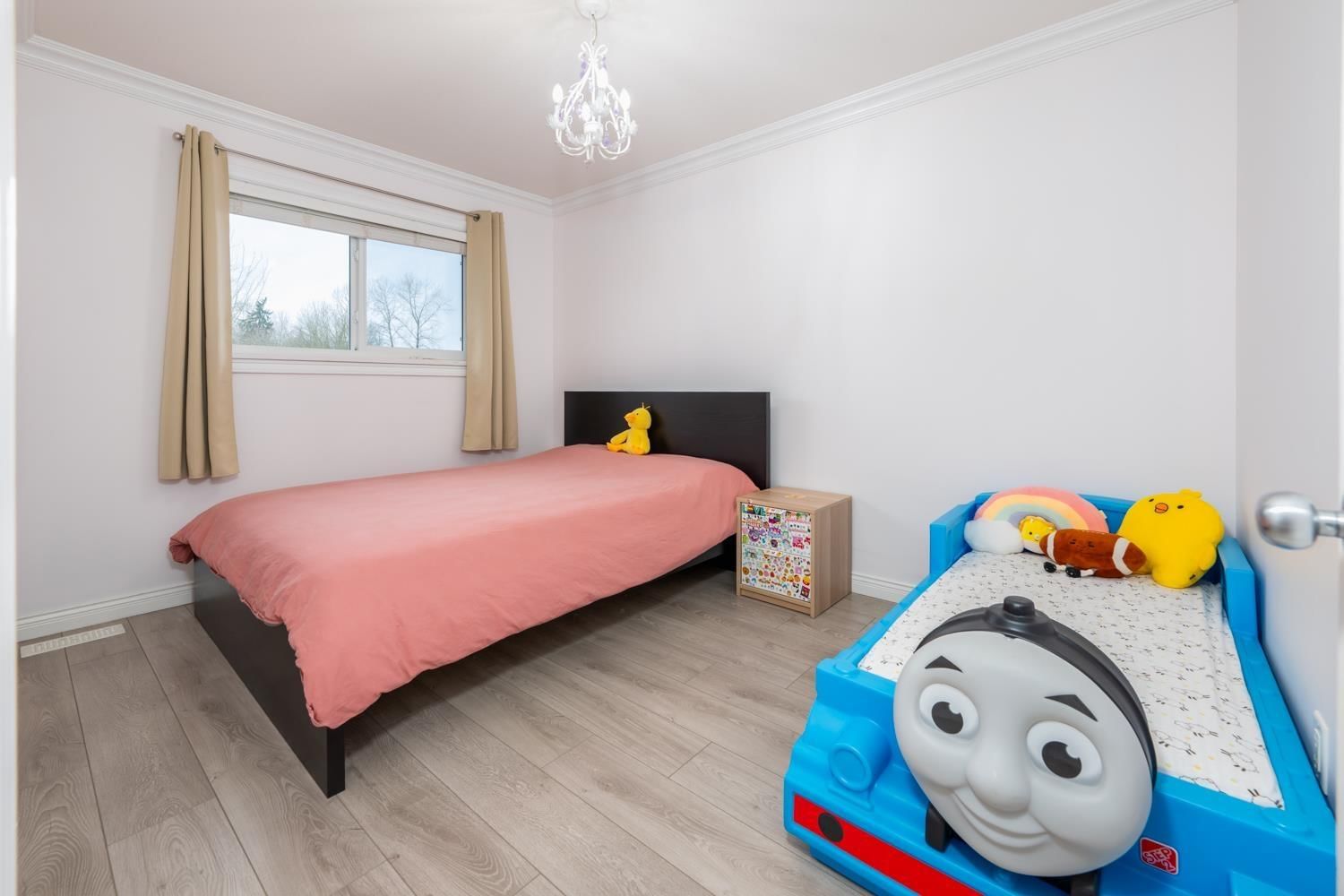 8769 215B STREET Image 24