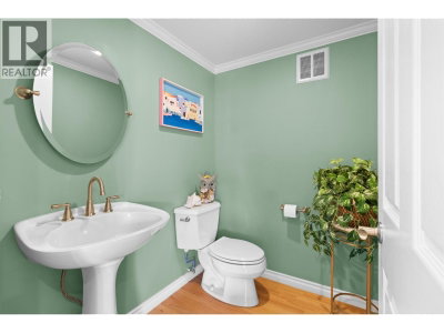4635 CAULFEILD Drive | West Vancouver British Columbia | Slide Image Thirteen