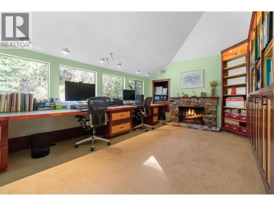4635 CAULFEILD Drive | West Vancouver British Columbia | Slide Image Twenty