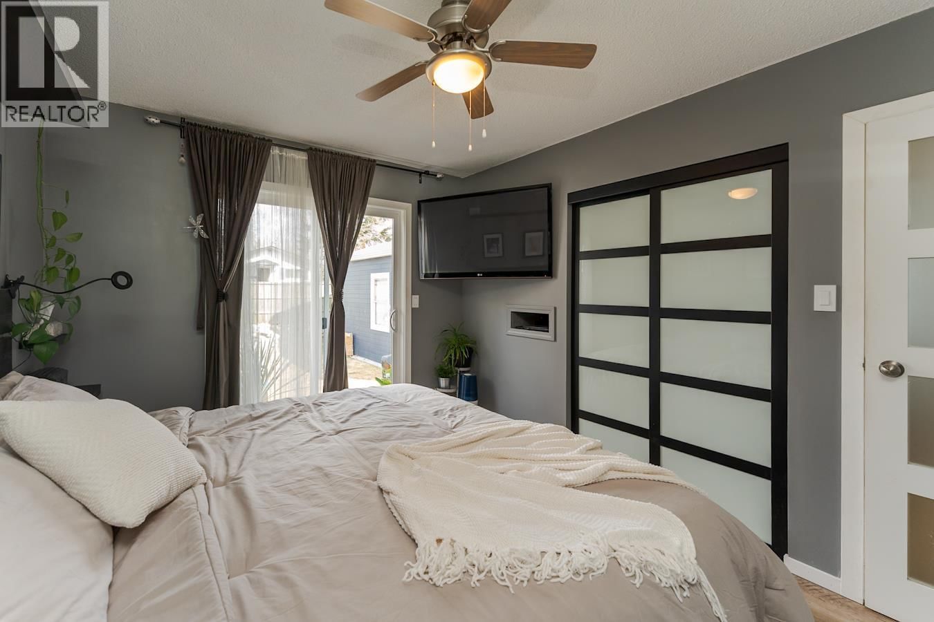 6610 ESSEX CRESCENT Image 16