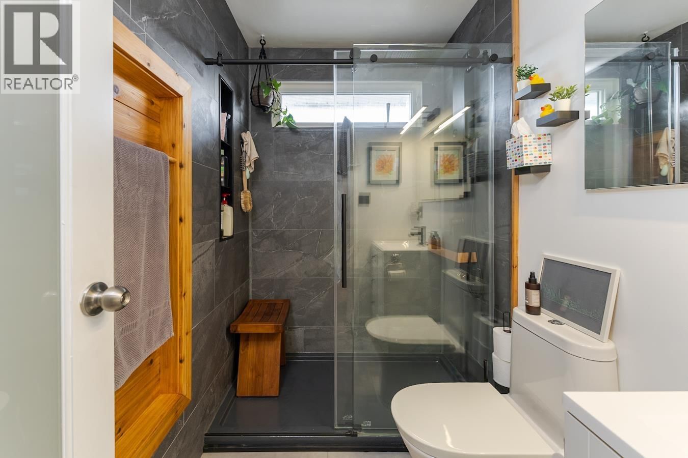 6610 ESSEX CRESCENT Image 19