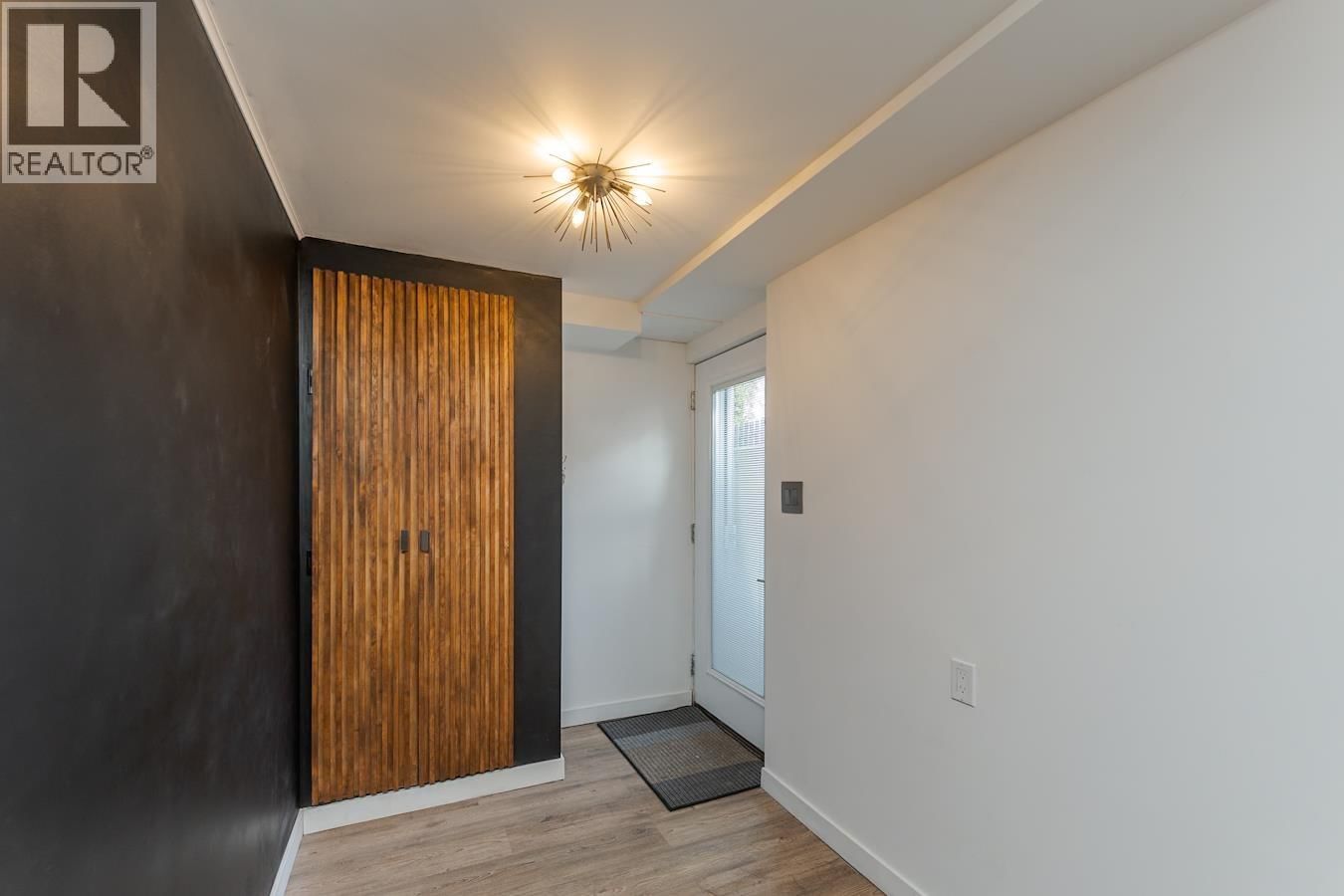 6610 ESSEX CRESCENT Image 22