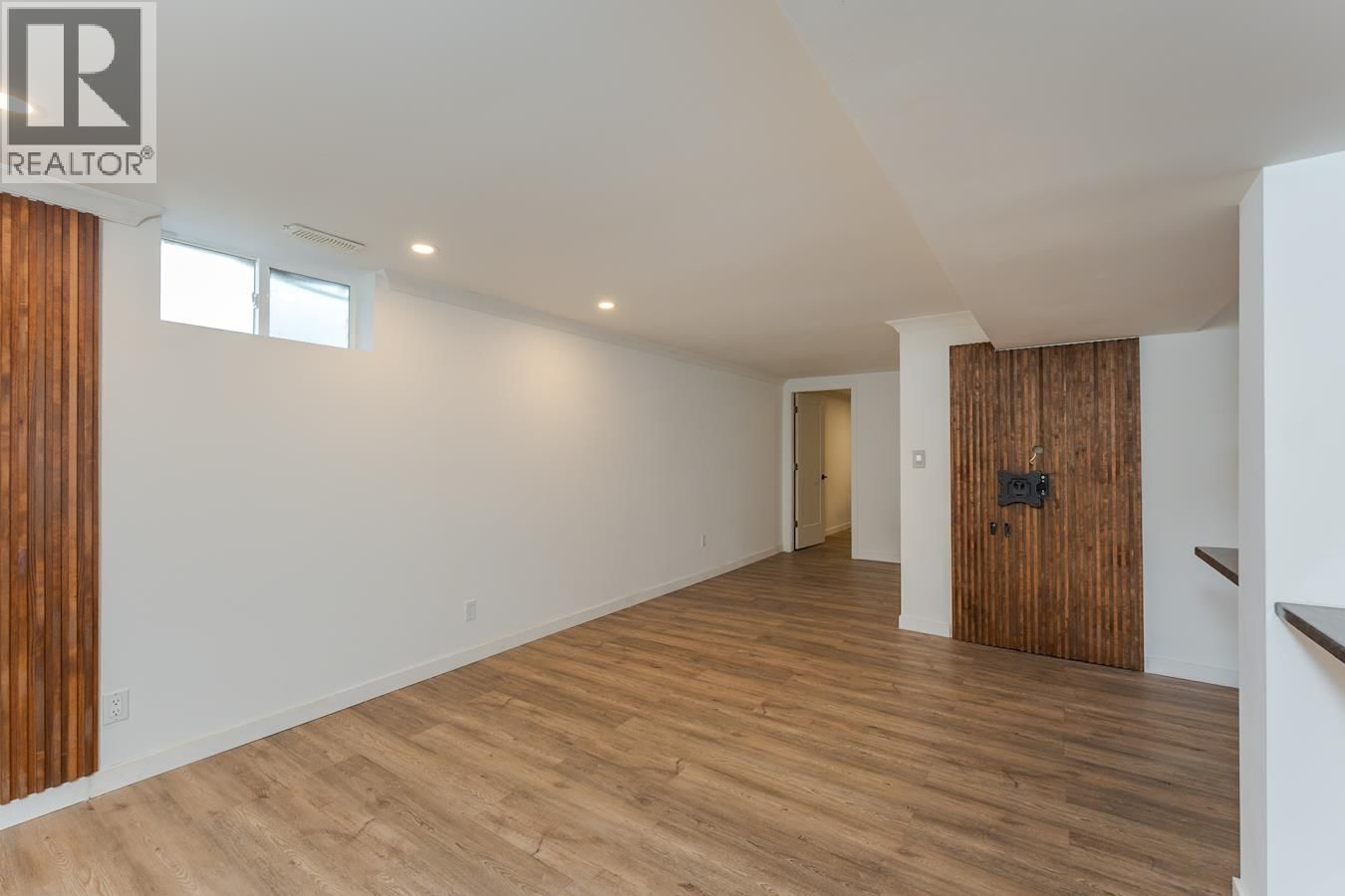 6610 ESSEX CRESCENT Image 29