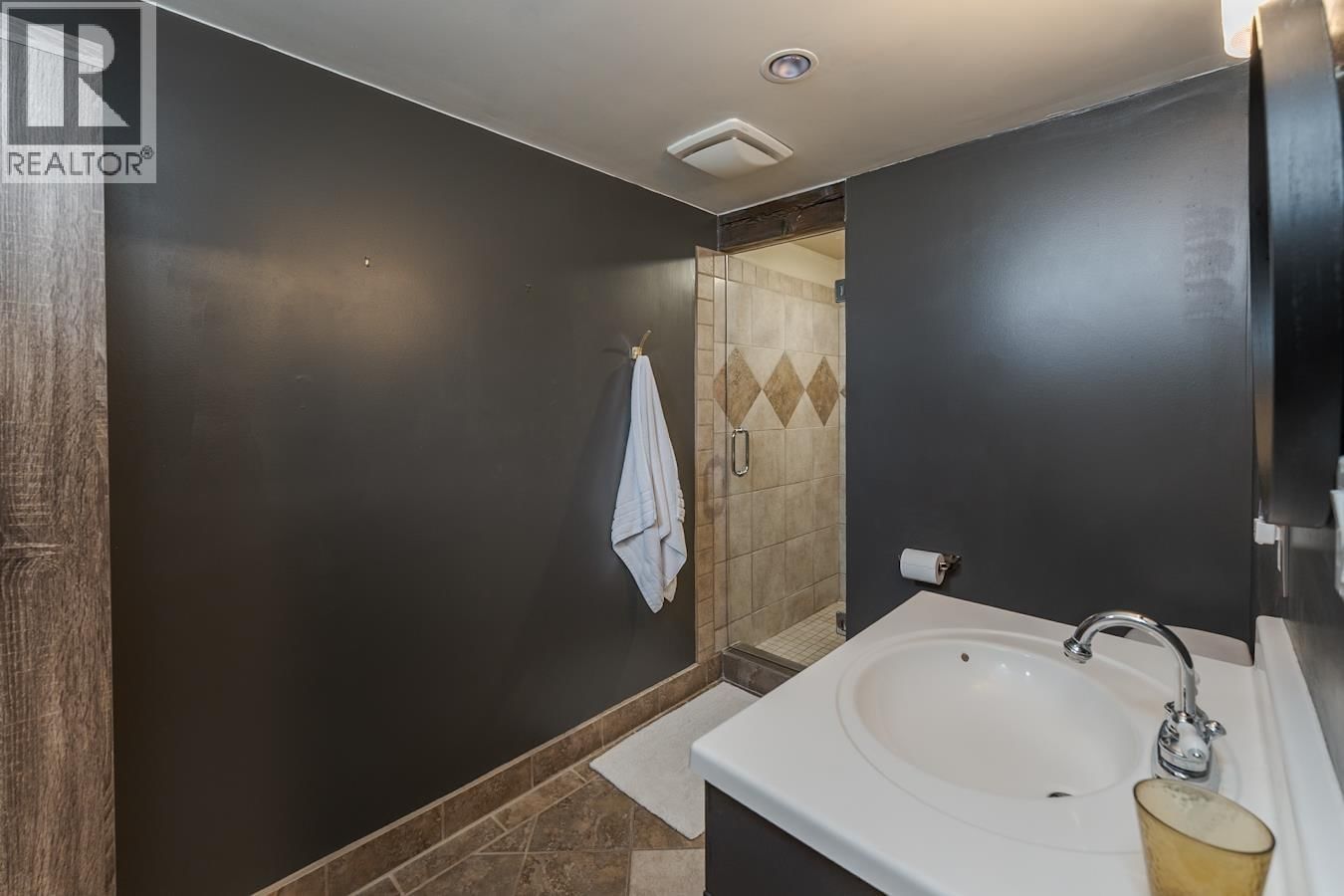 6610 ESSEX CRESCENT Image 32