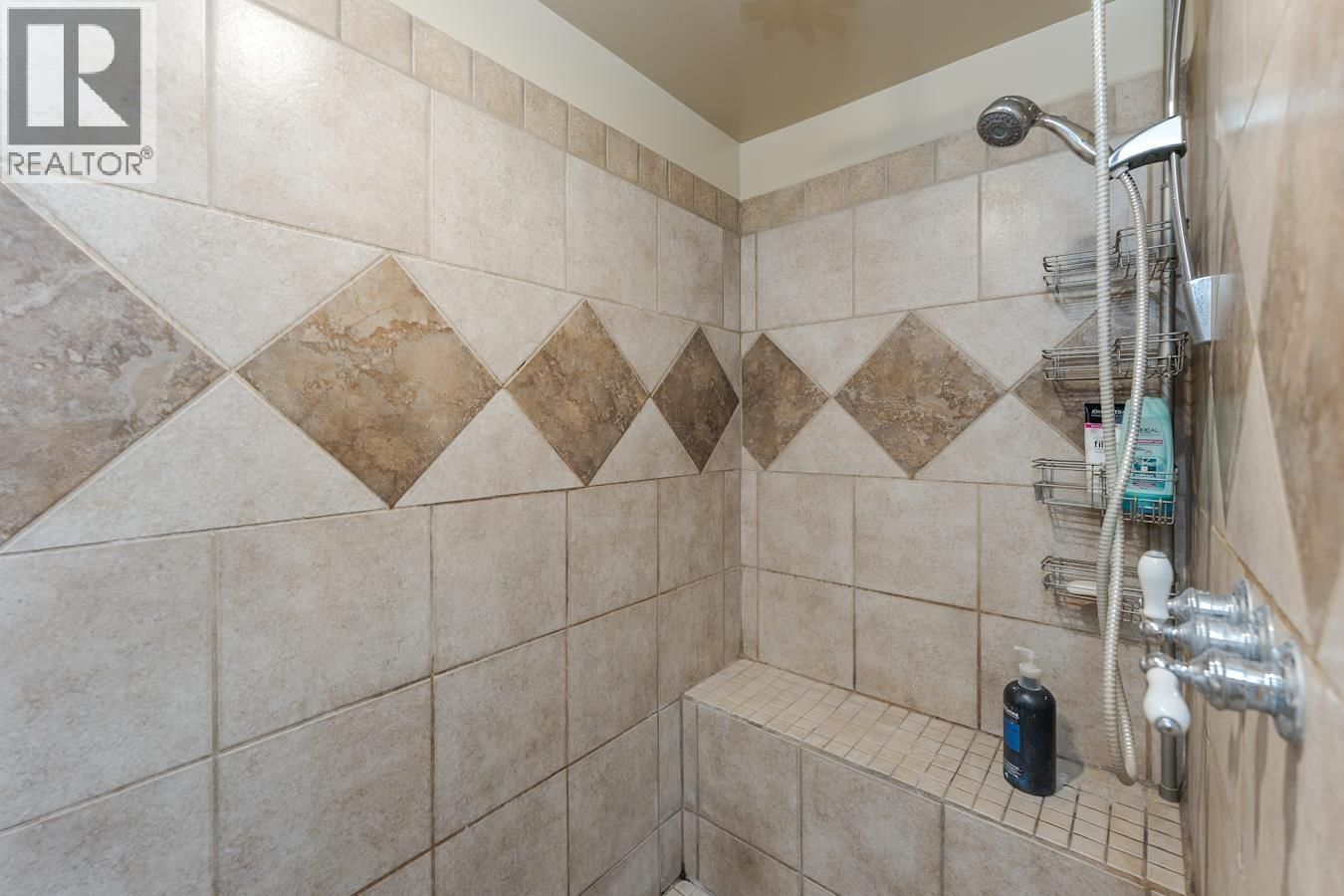 6610 ESSEX CRESCENT Image 33