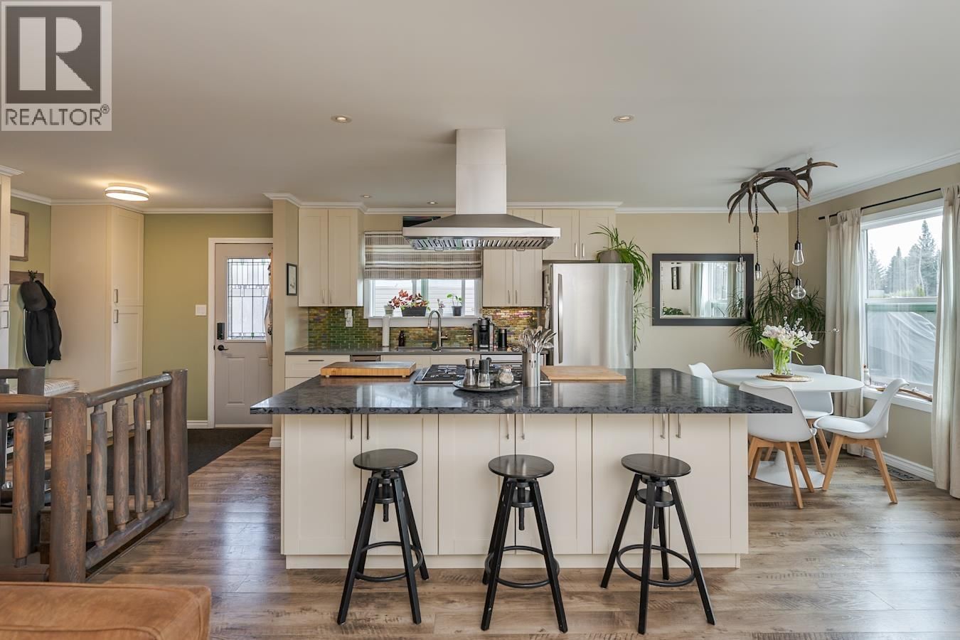 6610 ESSEX CRESCENT Image 5