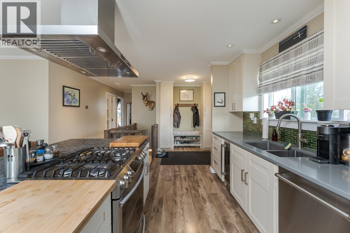 6610 ESSEX CRESCENT Image 8