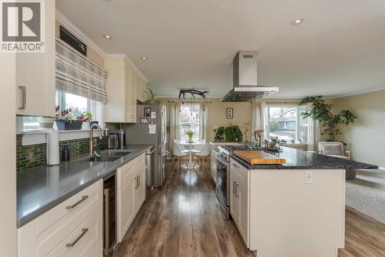 6610 ESSEX CRESCENT Image 9