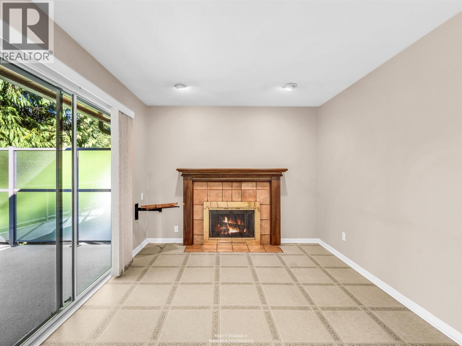 1110 LODGE ROAD Image 13