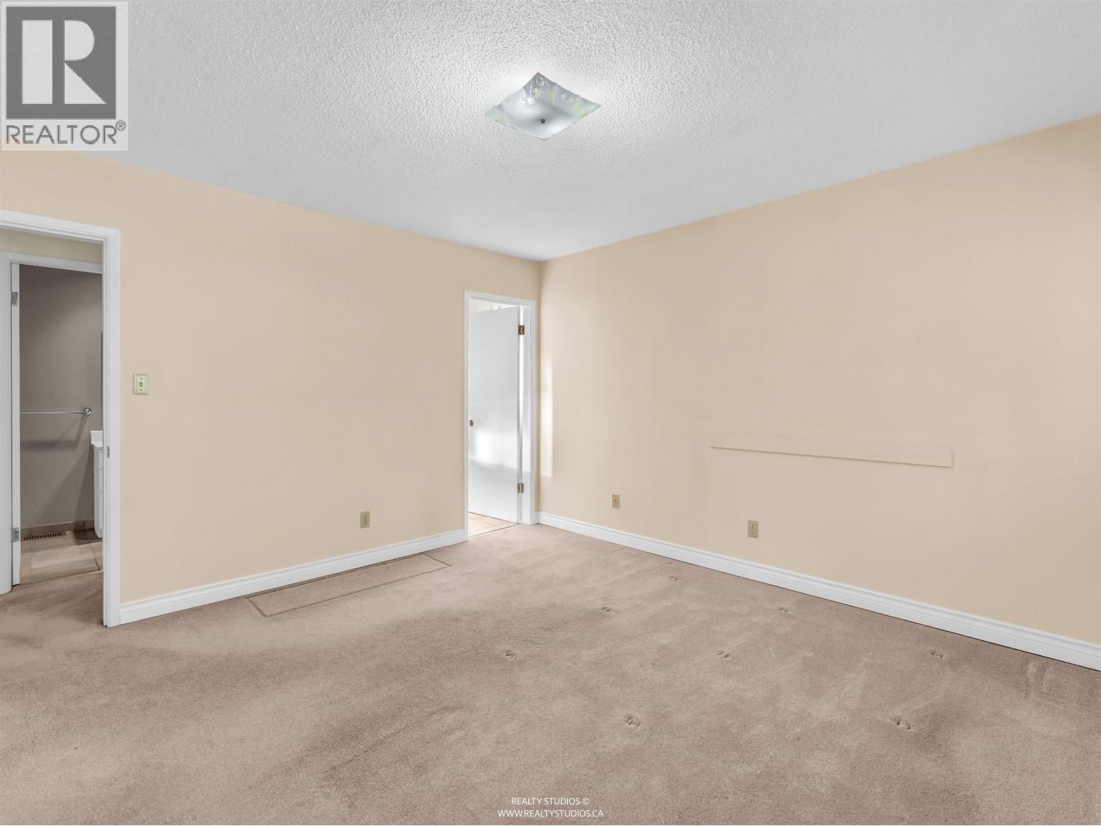 1110 LODGE ROAD Image 16