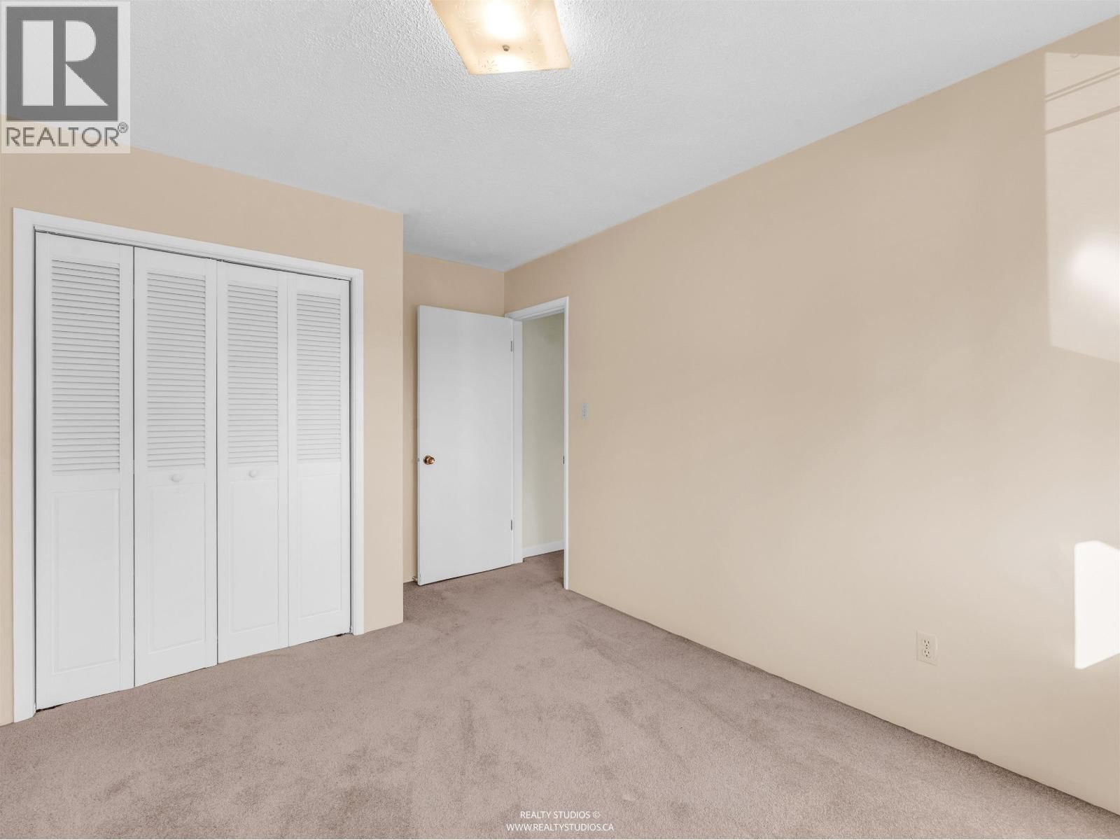 1110 LODGE ROAD Image 17