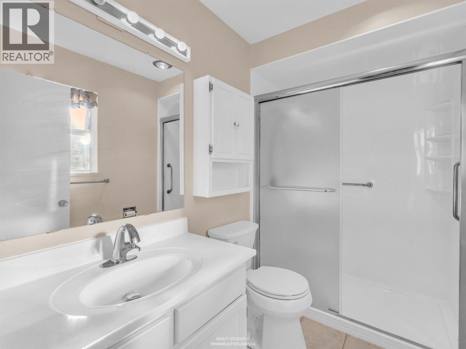 1110 LODGE ROAD Image 18