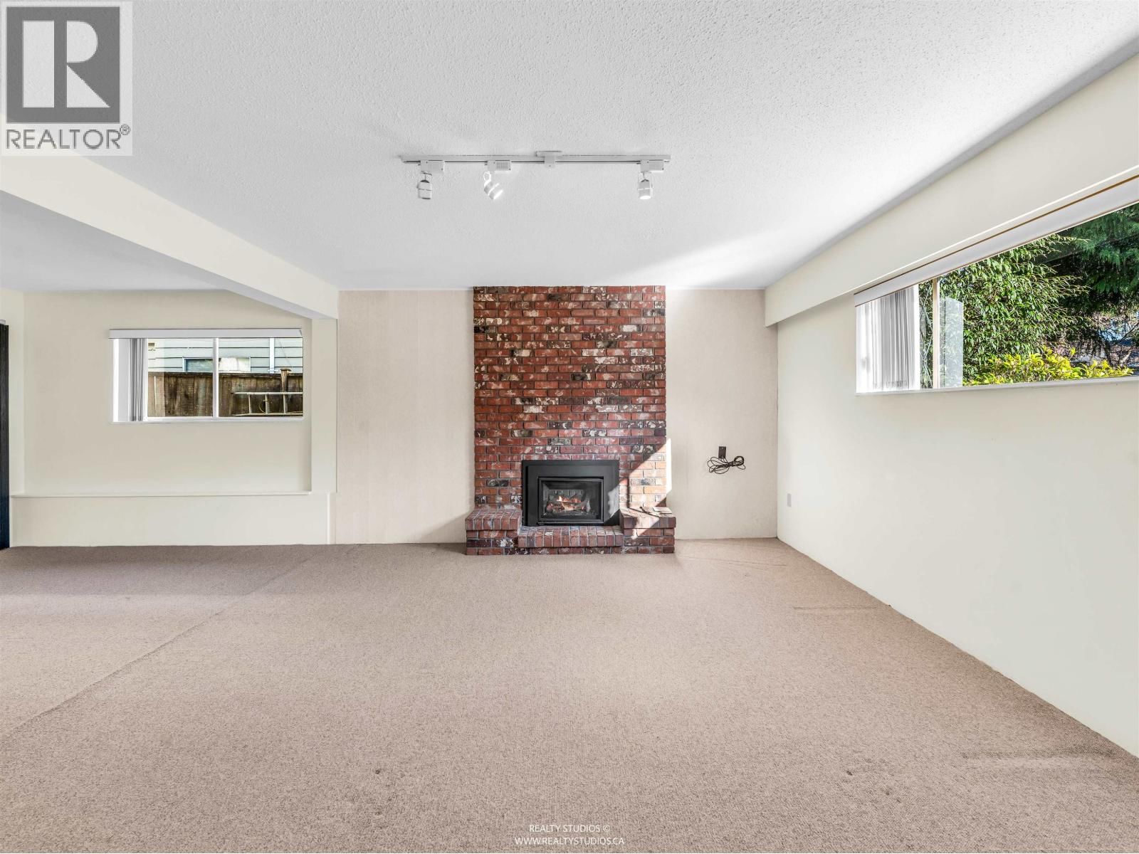 1110 LODGE ROAD Image 27