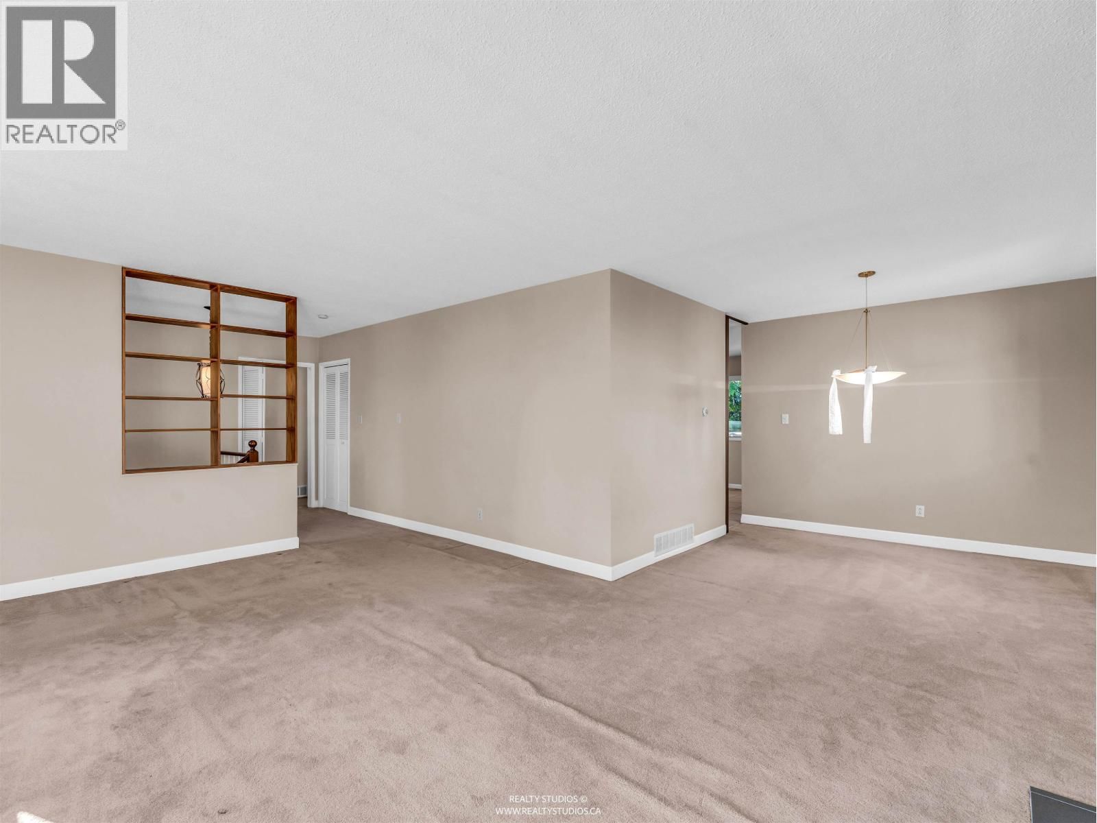 1110 LODGE ROAD Image 7