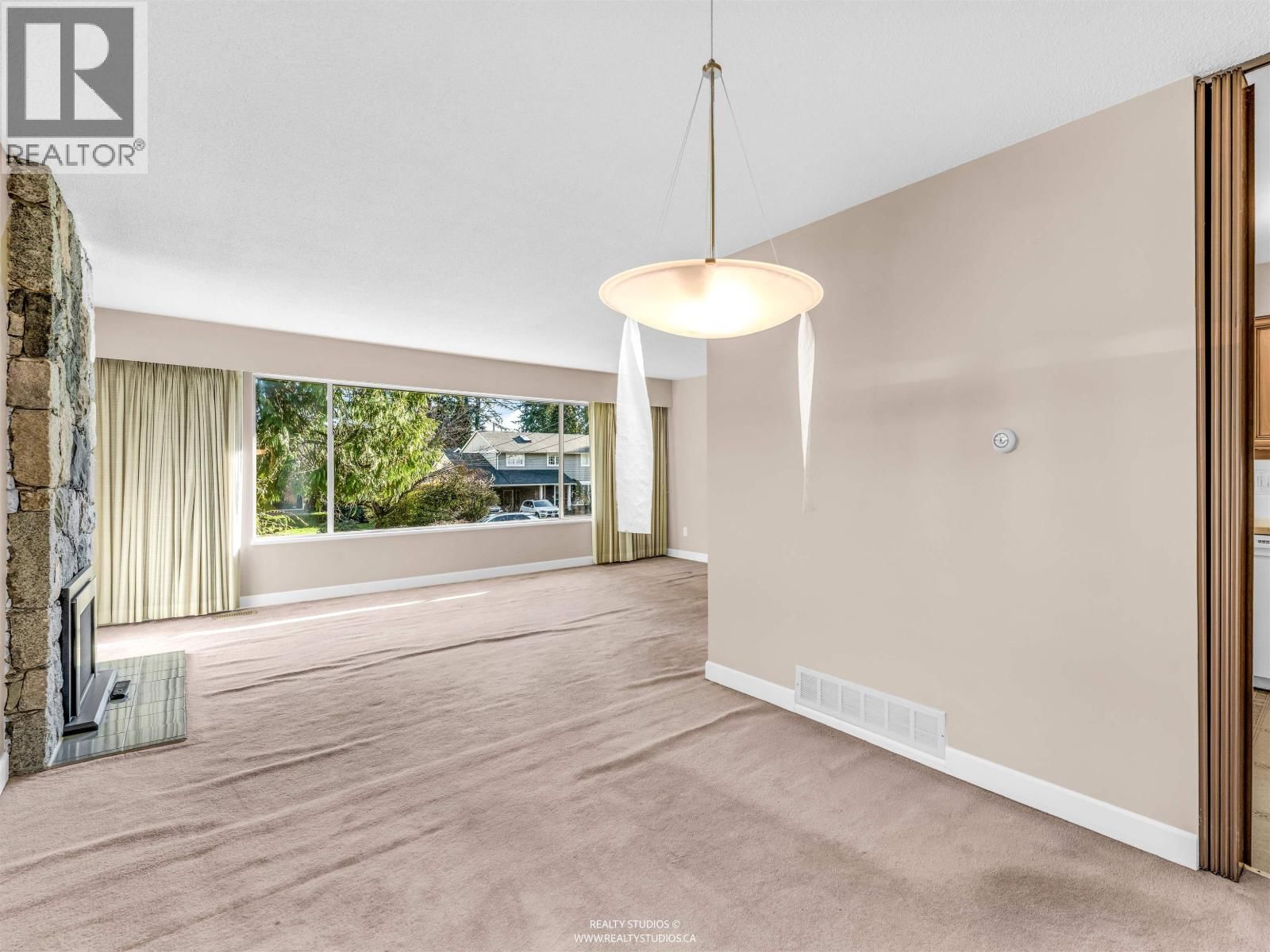 1110 LODGE ROAD Image 8