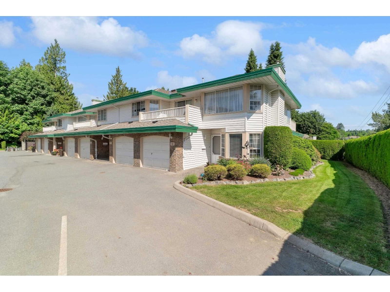 3115 TRAFALGAR Street Abbotsford British Columbia, V2S 8C5 - 2 Bedrooms Condo For Sale