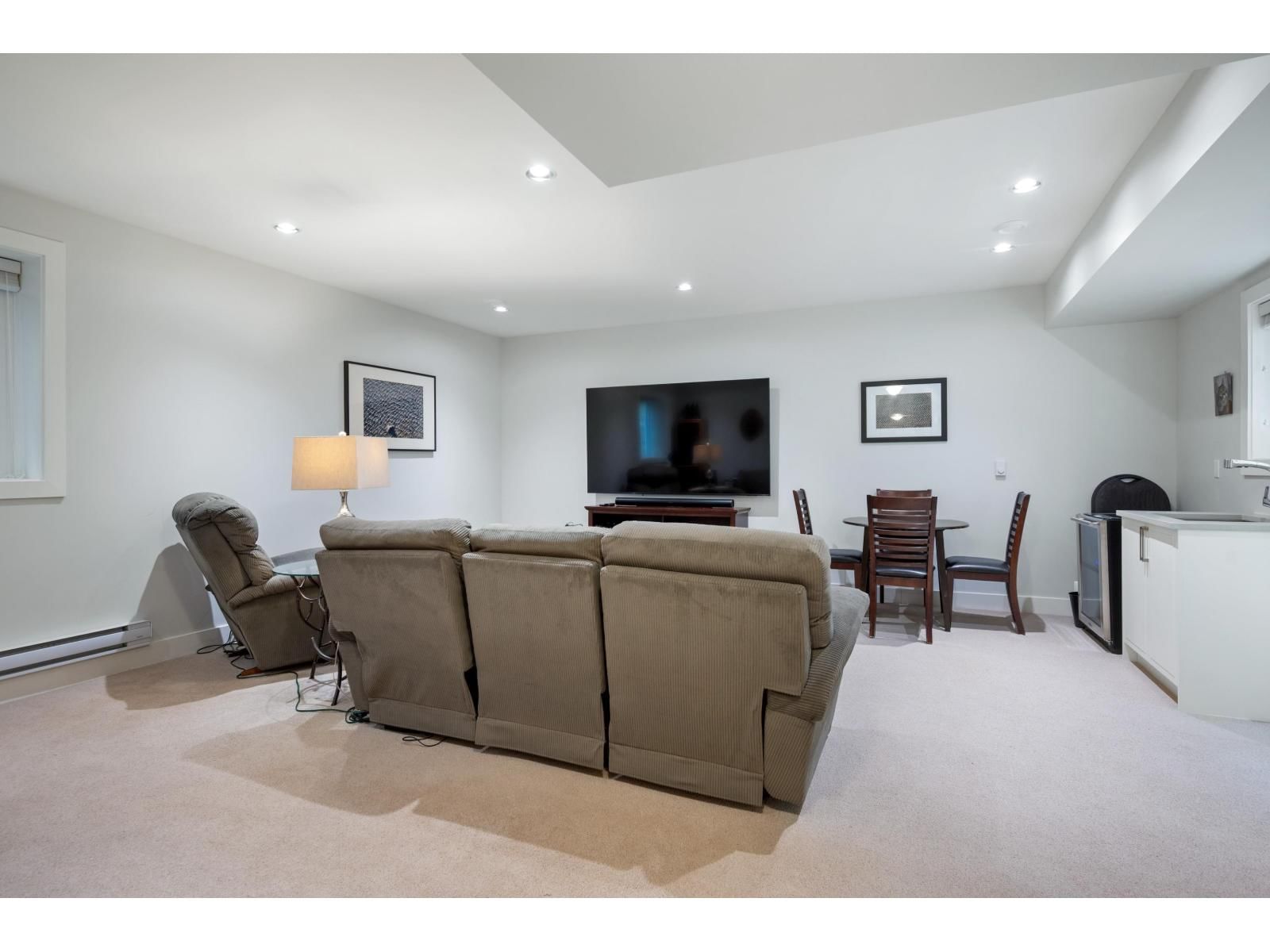 2158 165A STREET Image 27