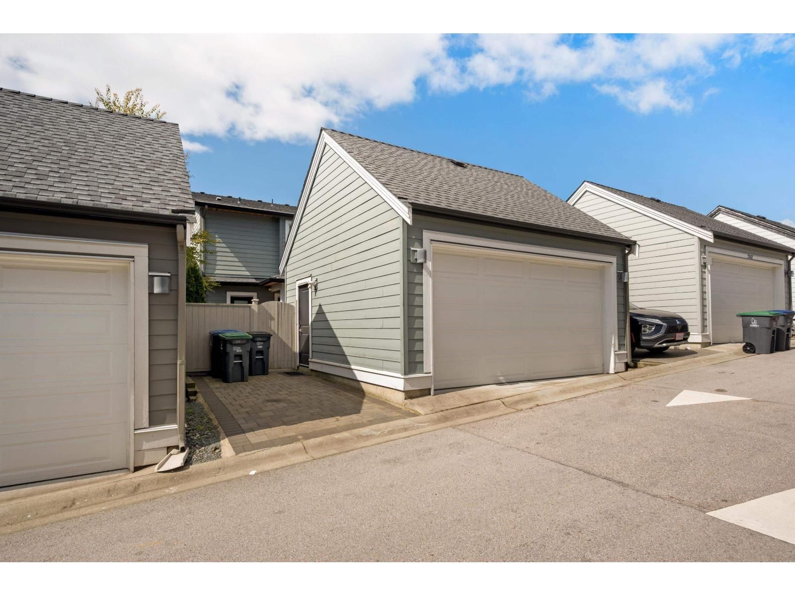 2158 165A STREET Image 36