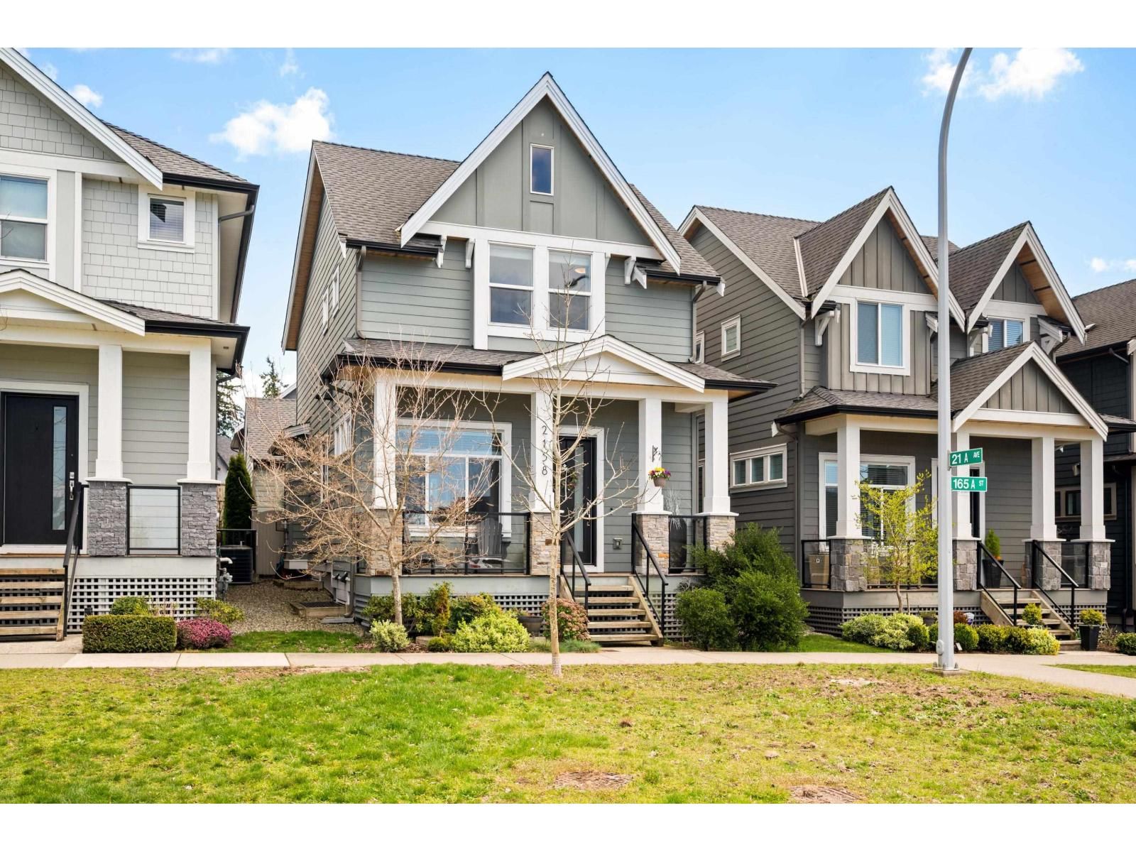 2158 165A STREET Image 37