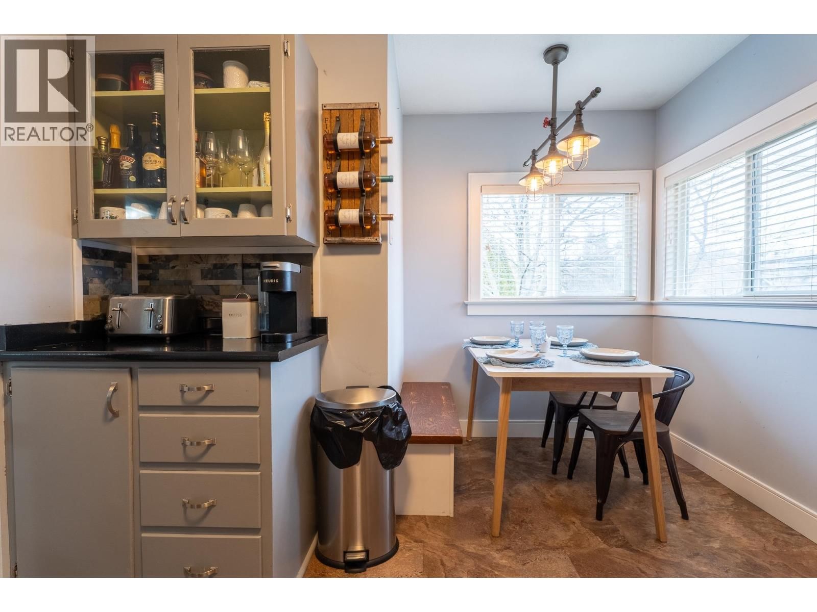 396 BURDEN STREET Image 10