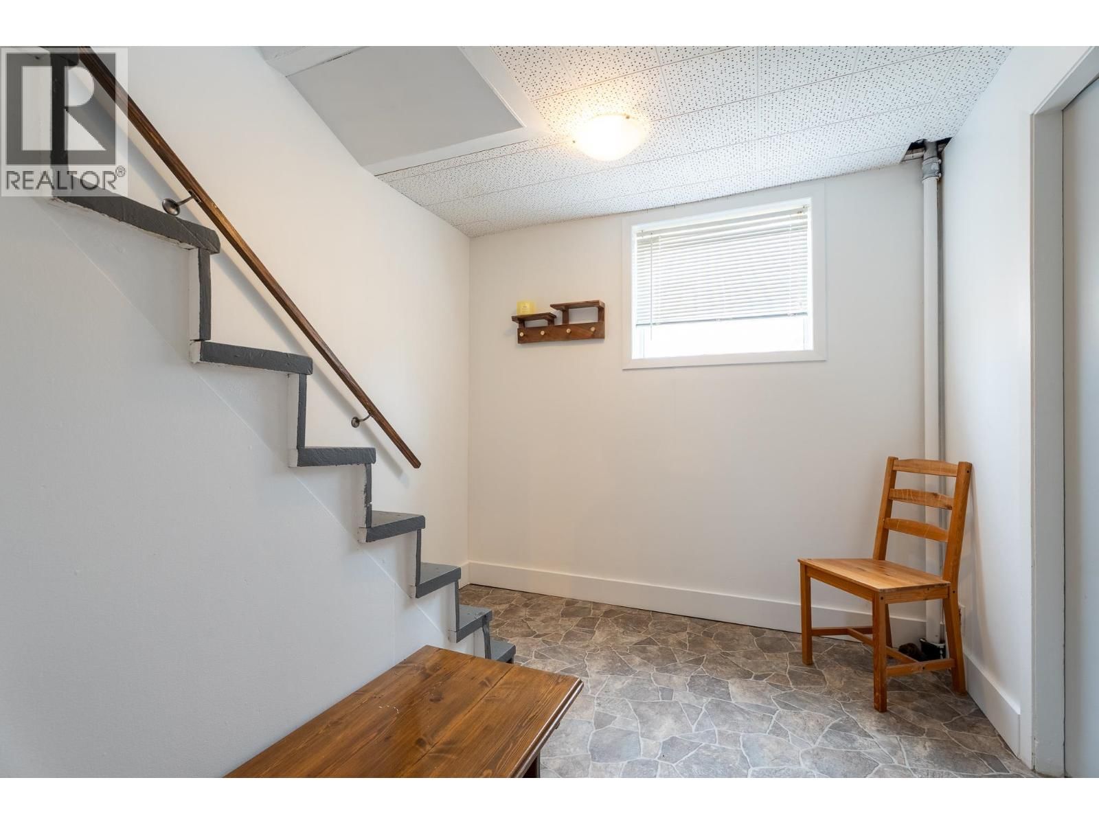 396 BURDEN STREET Image 16