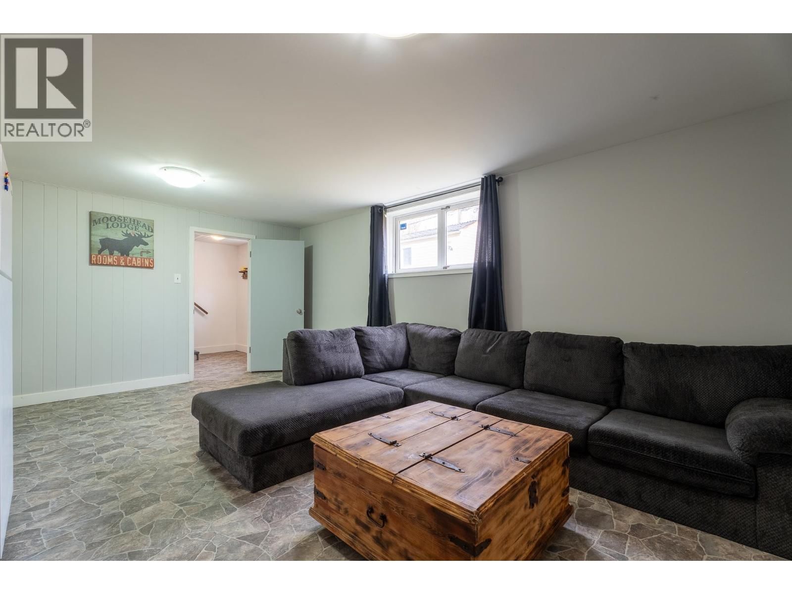 396 BURDEN STREET Image 22