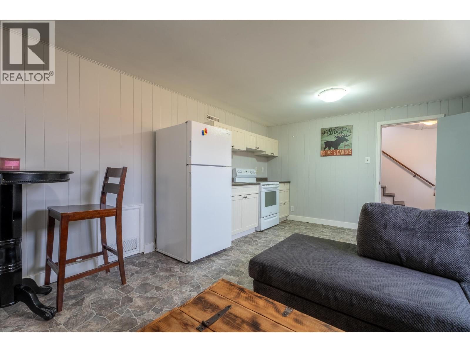 396 BURDEN STREET Image 23