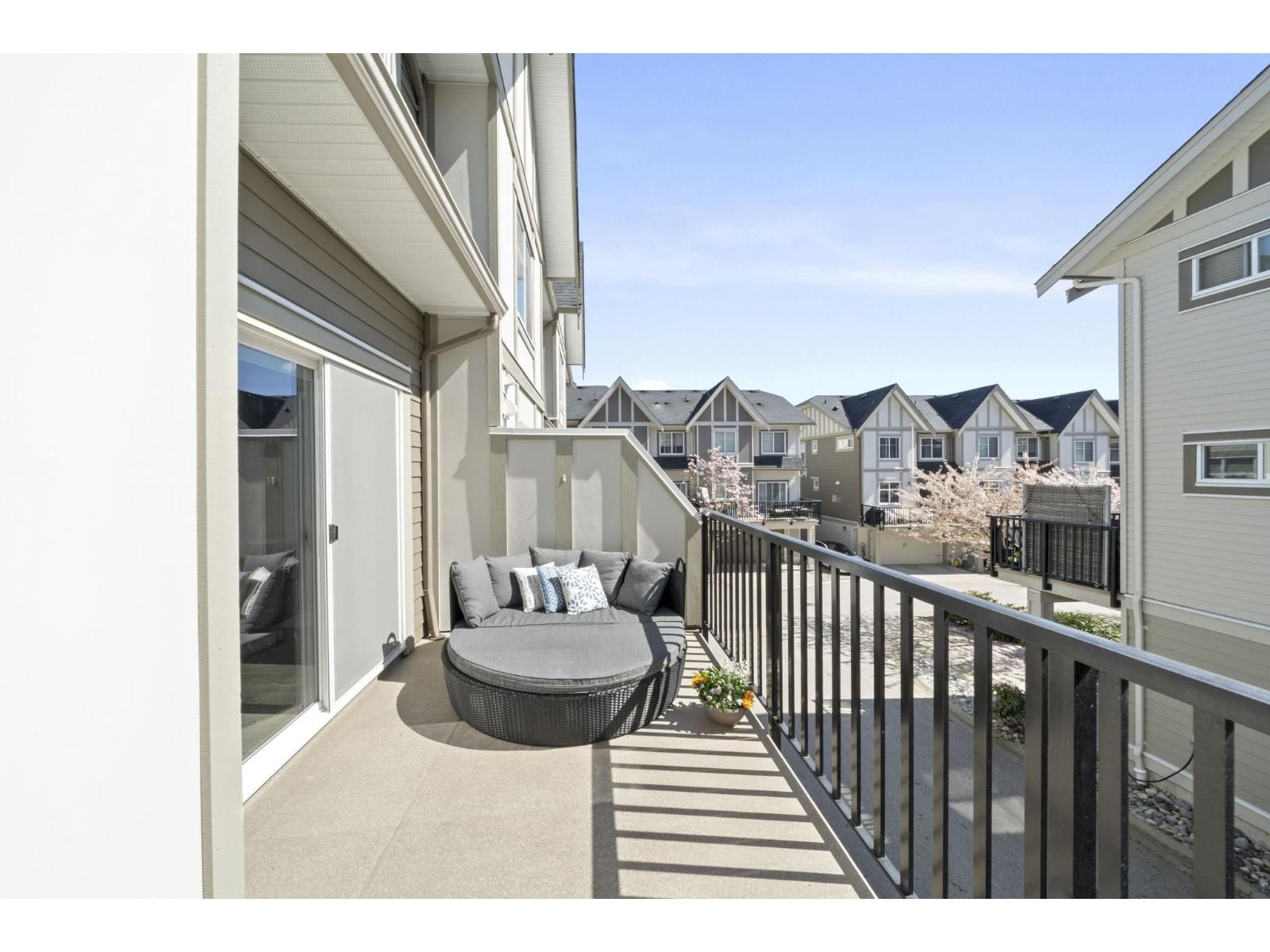 62 - 6591 195A STREET Image 12