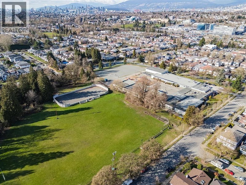 3015 19TH Avenue, Vancouver, V5M2S8 | Image 2