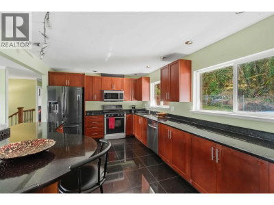 2331 HENRY Street | Port Moody British Columbia | Slide Image Nine