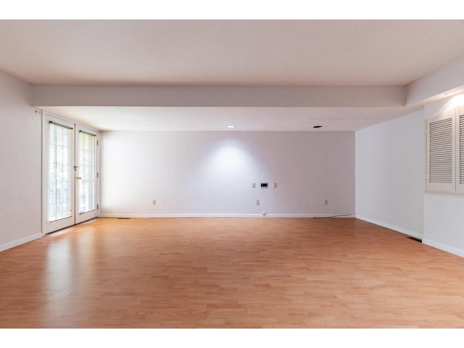 8649 SUNBURY PLACE Image 28