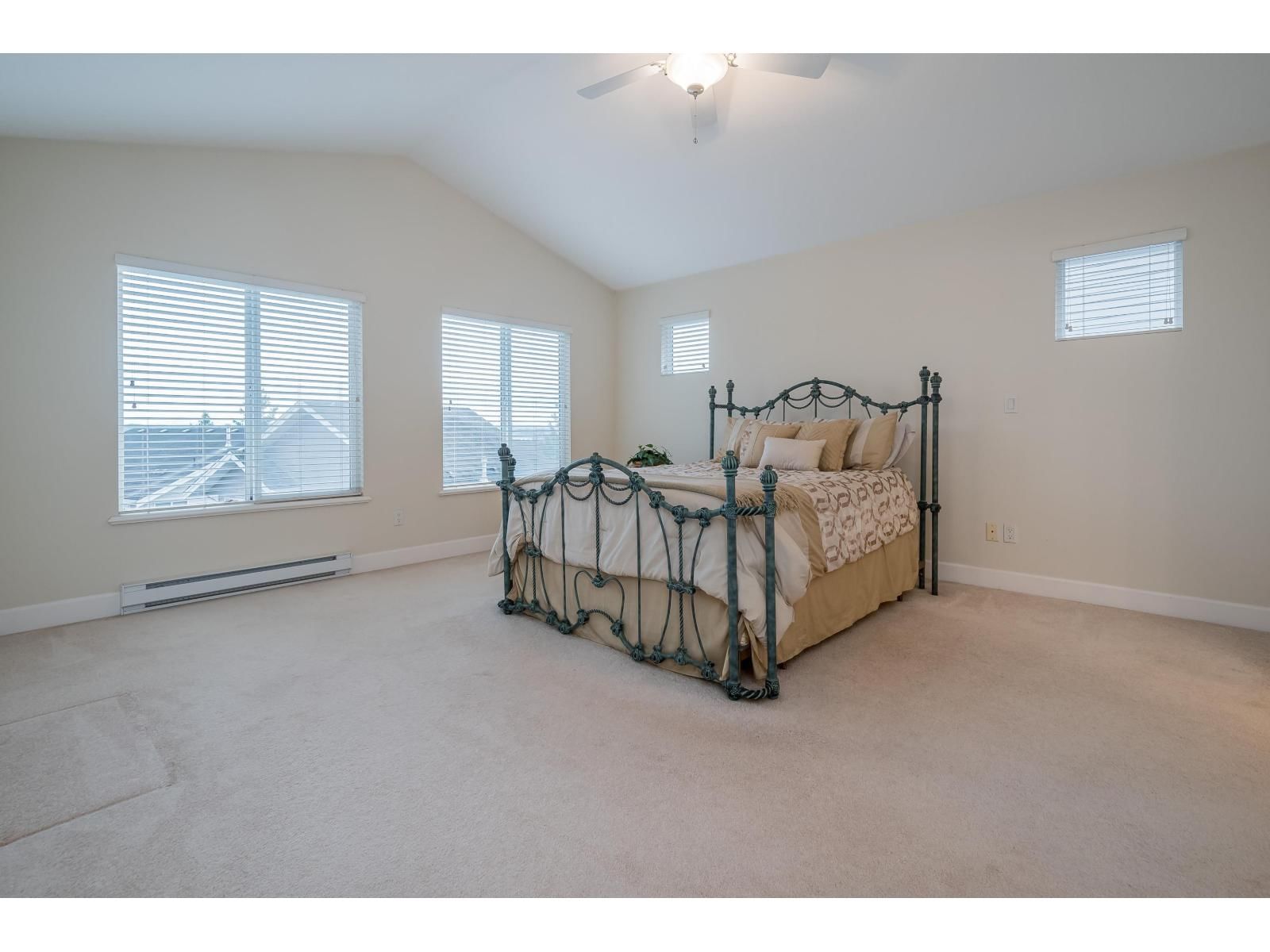 20484 67A AVENUE Image 13