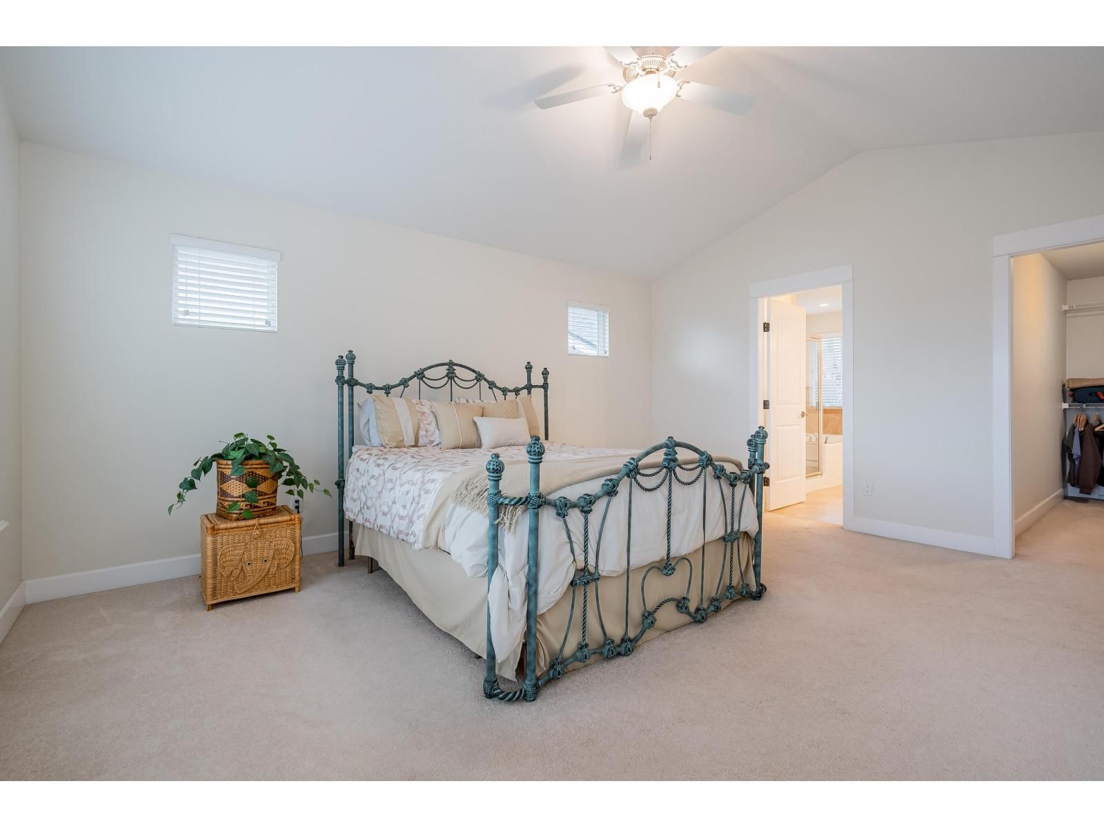 20484 67A AVENUE Image 14