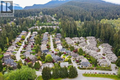 1550 LARKHALL Crescent | North Vancouver British Columbia | Slide Image Forty