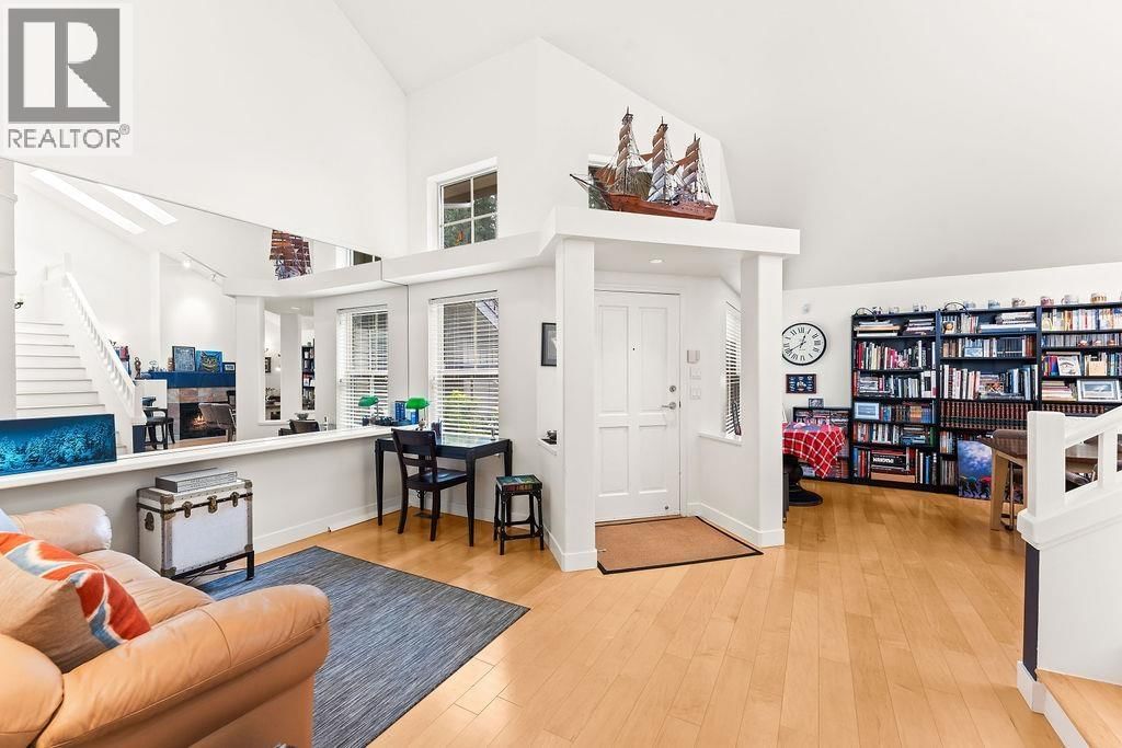 29 - 1550 LARKHALL CRESCENT Image 7