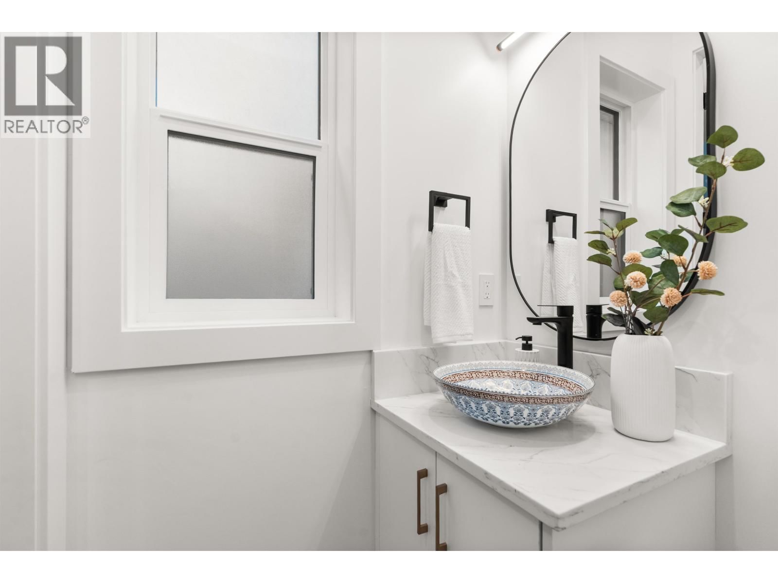 2 - 1822 14TH AVENUE Image 12