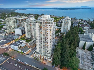 15152 RUSSELL Avenue | White Rock British Columbia | Slide Image One