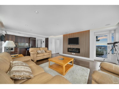 15152 RUSSELL Avenue | White Rock British Columbia | Slide Image Fifteen