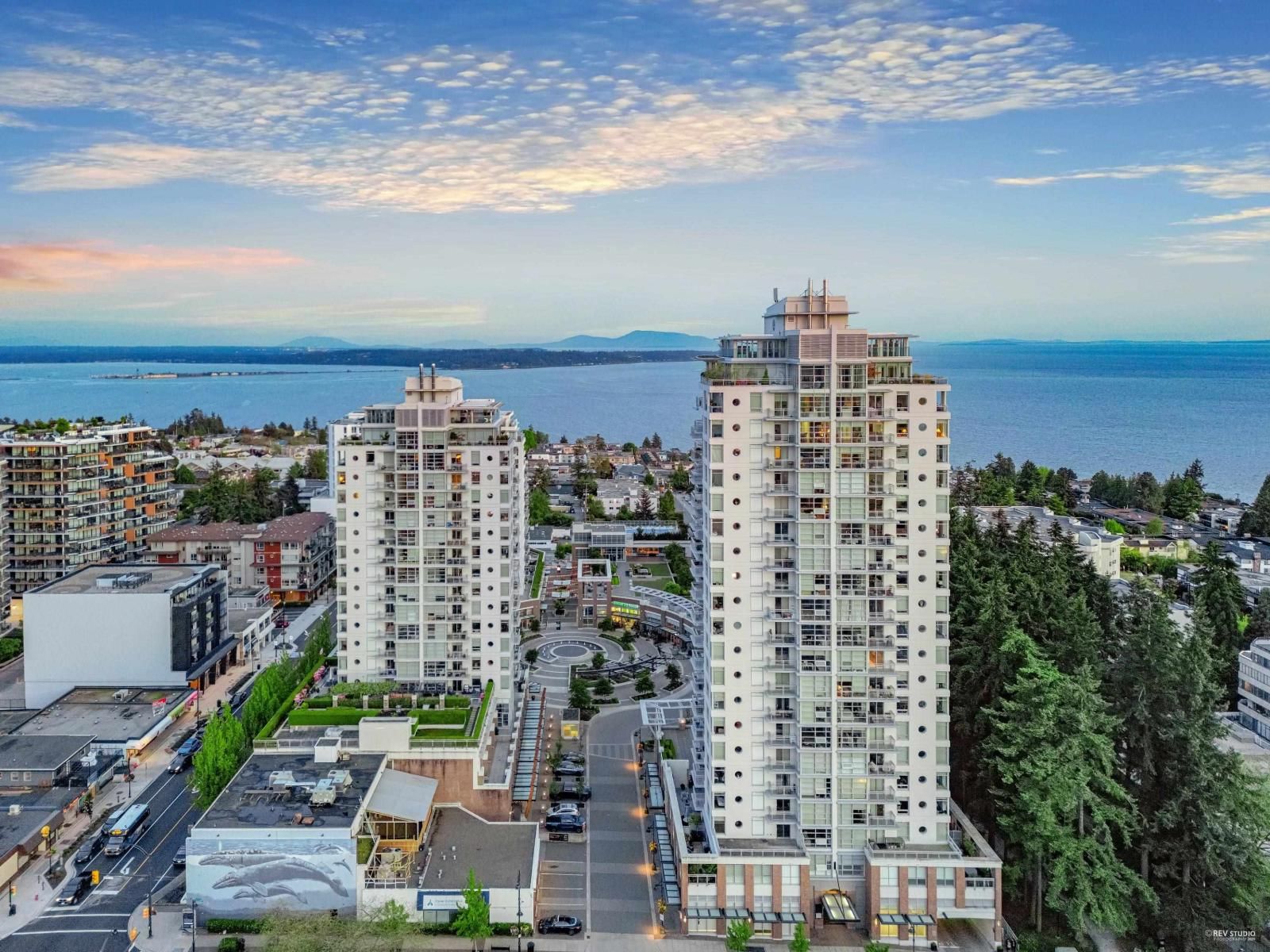 1904 - 15152 RUSSELL AVENUE Image 2