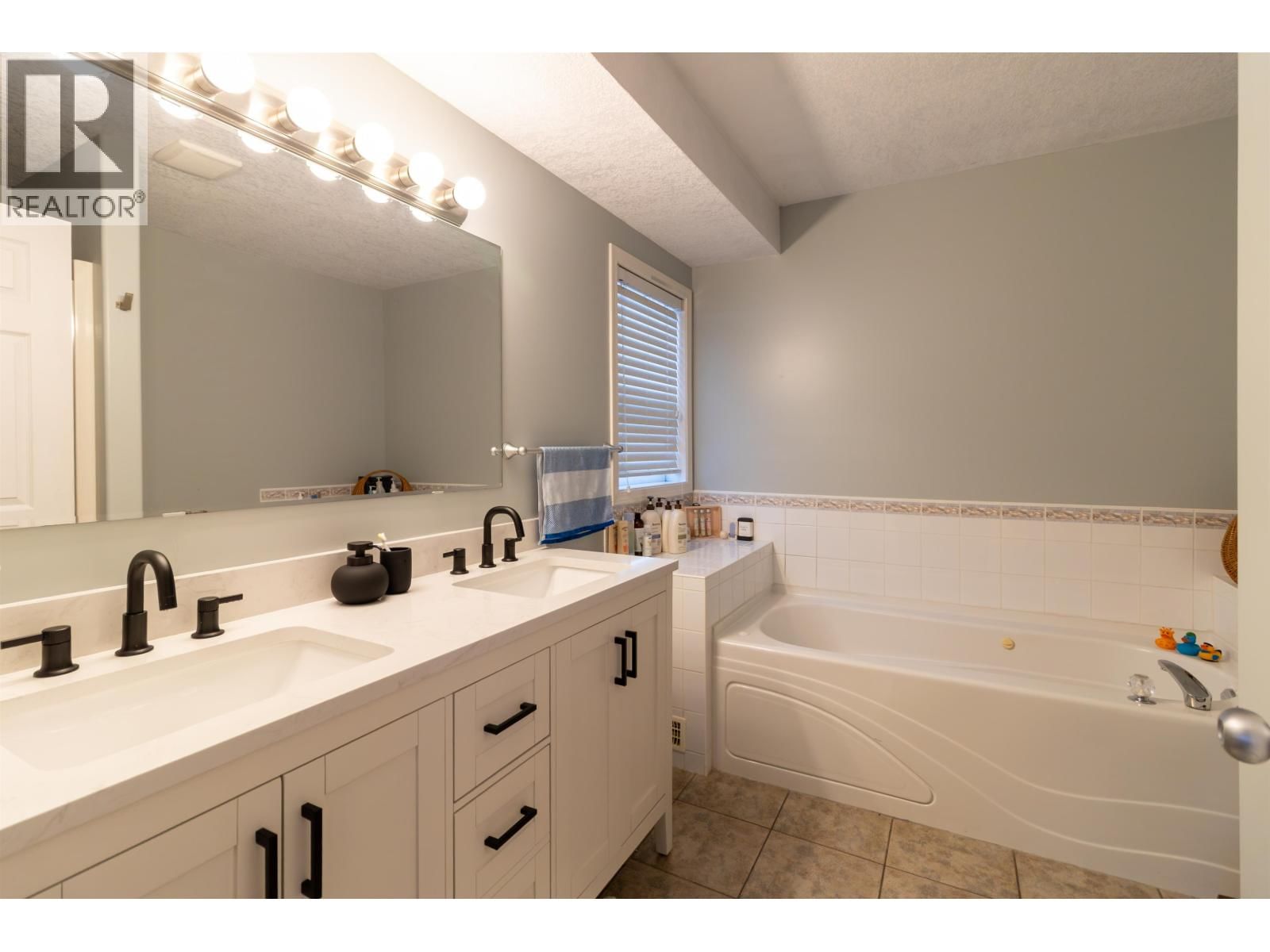 3259 VISTA VIEW ROAD Image 16