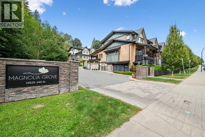 10525 240 Street | Maple Ridge British Columbia | Slide Image Two